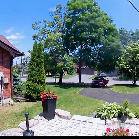 Furnished Family Home Near Toronto - Great Location Game Room - Backyard - Parking & Self Checkin Pickering Ngoại thất bức ảnh