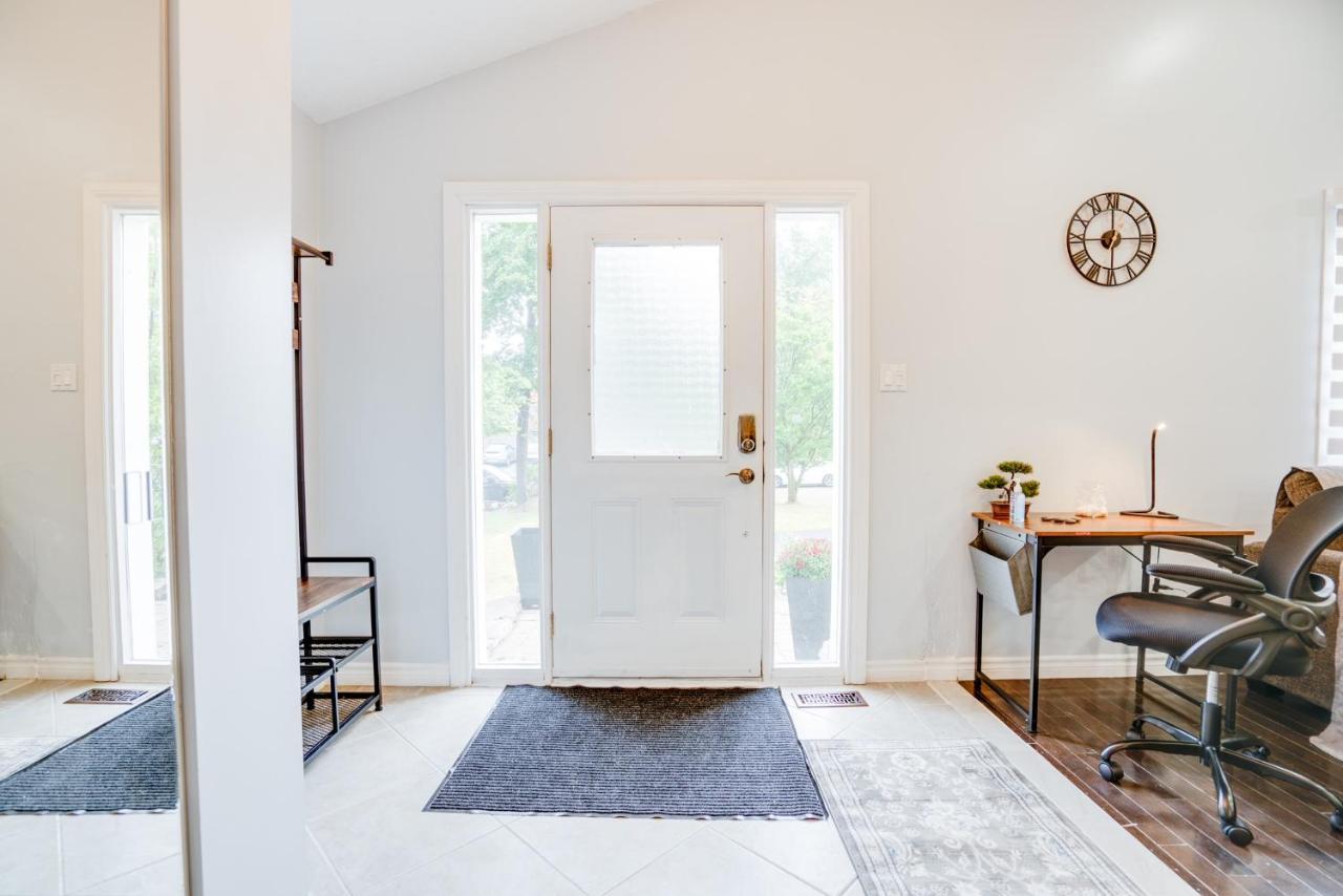 Furnished Family Home Near Toronto - Great Location Game Room - Backyard - Parking & Self Checkin Pickering Ngoại thất bức ảnh