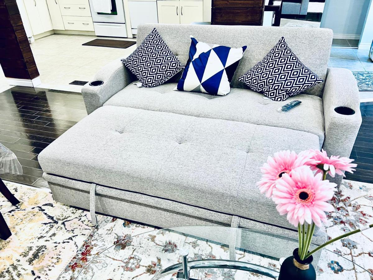Furnished Family Home Near Toronto - Great Location Game Room - Backyard - Parking & Self Checkin Pickering Ngoại thất bức ảnh
