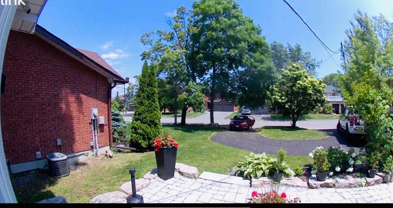 Furnished Family Home Near Toronto - Great Location Game Room - Backyard - Parking & Self Checkin Pickering Ngoại thất bức ảnh